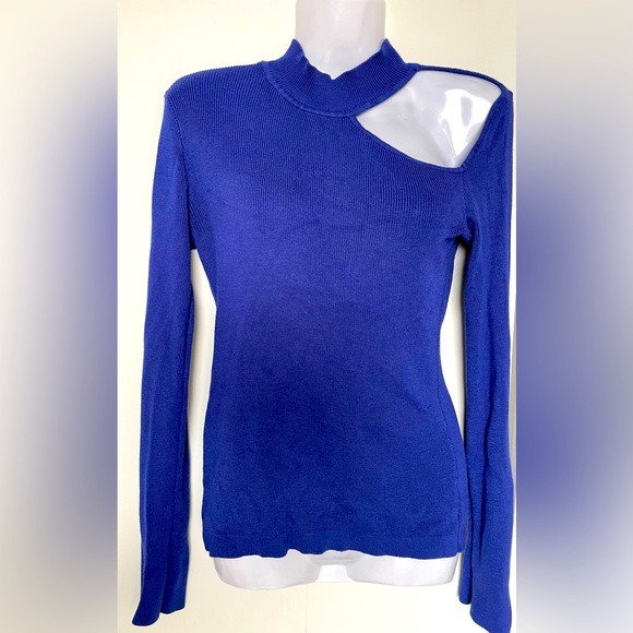 DYNAMITE Cut-out Mockneck - Picture 1 of 4